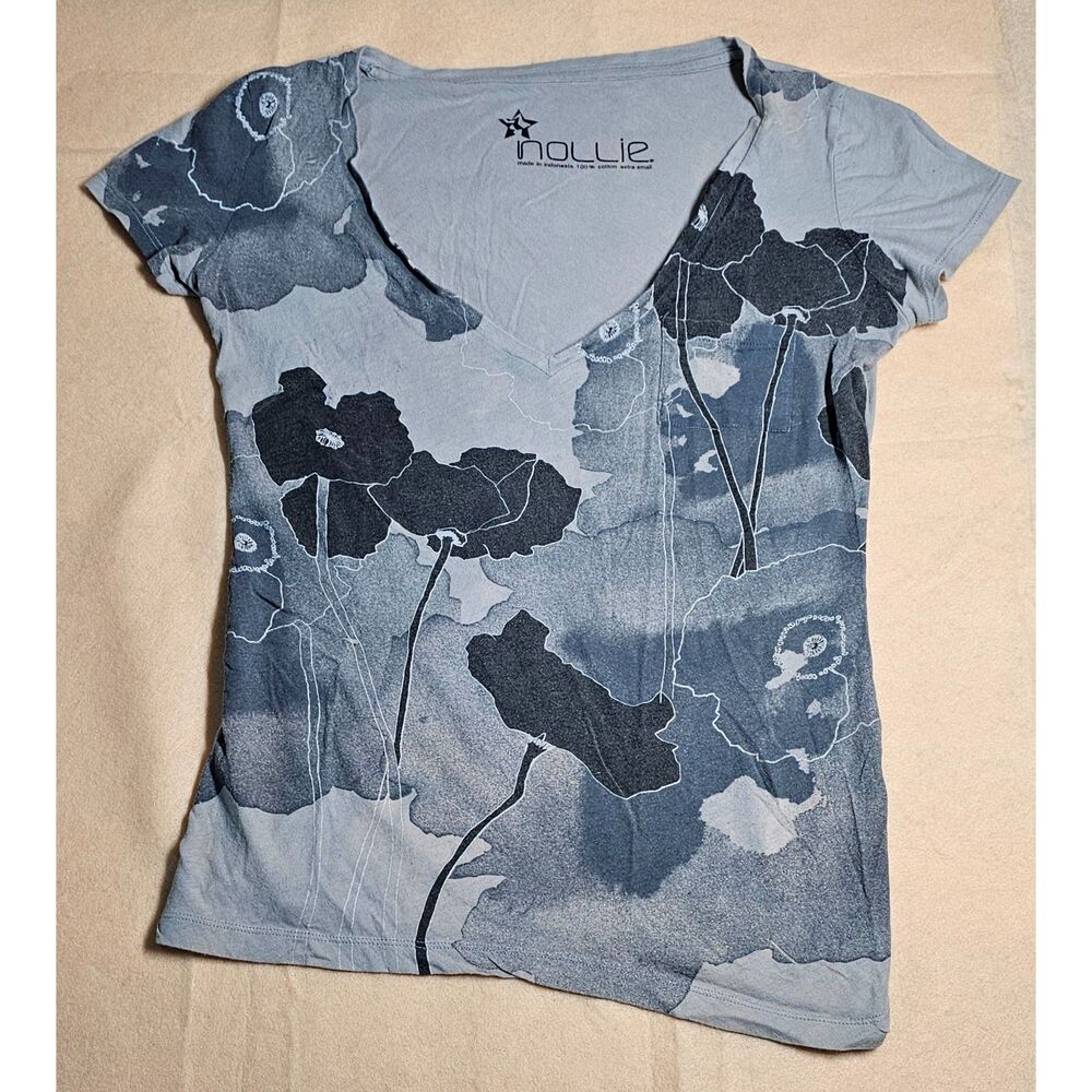Nollie Blue Gray Poppy Floral Graphic V-Neck Tee Top XS